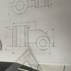 Rysunki techniczne przedstawiające detale mechaniczne z wymiarami. Widoczne są przekroje i rzuty.