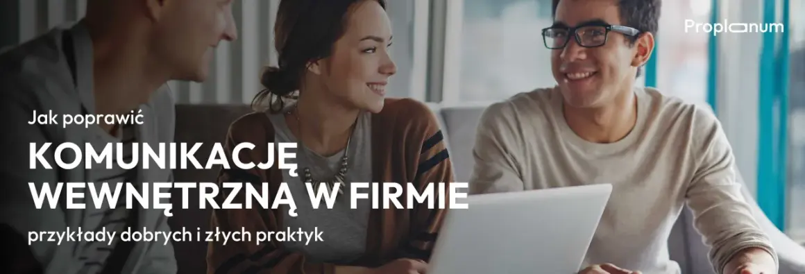 Trzy osoby dyskutują, jak poprawić komunikację w firmie. Na ekranie widoczny jest napis "Komunikacja wewnętrzna w firmie".