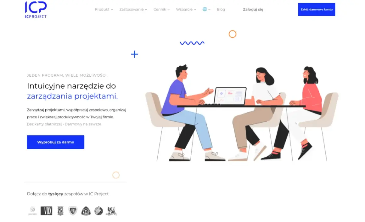 Intuicyjne oprogramowanie do zarządzania projektami. Zespół pracuje nad projektem przy laptopie, zwiększając produktywność.